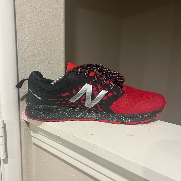 New Balance FuelCore Nitrel All Terrain Running Shoes Size 12 D Width RED BLACK - Picture 7 of 9